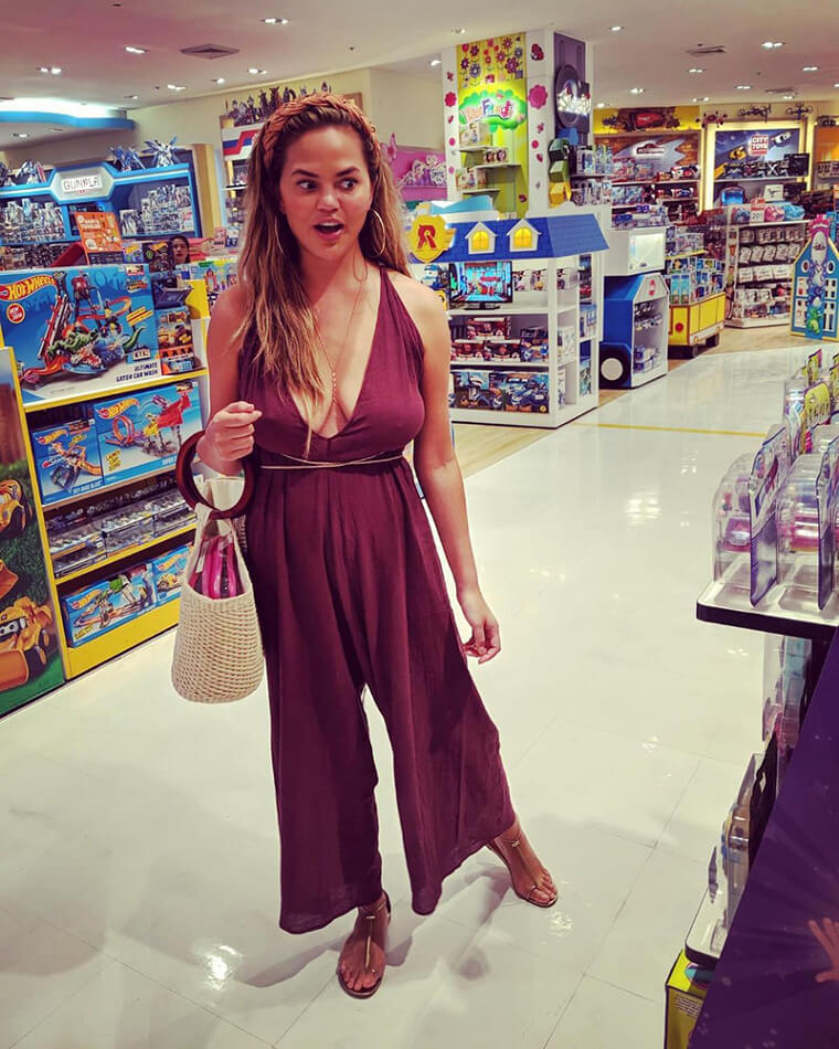 Every day, Chrissy Teigen exposes body-shaming trolls